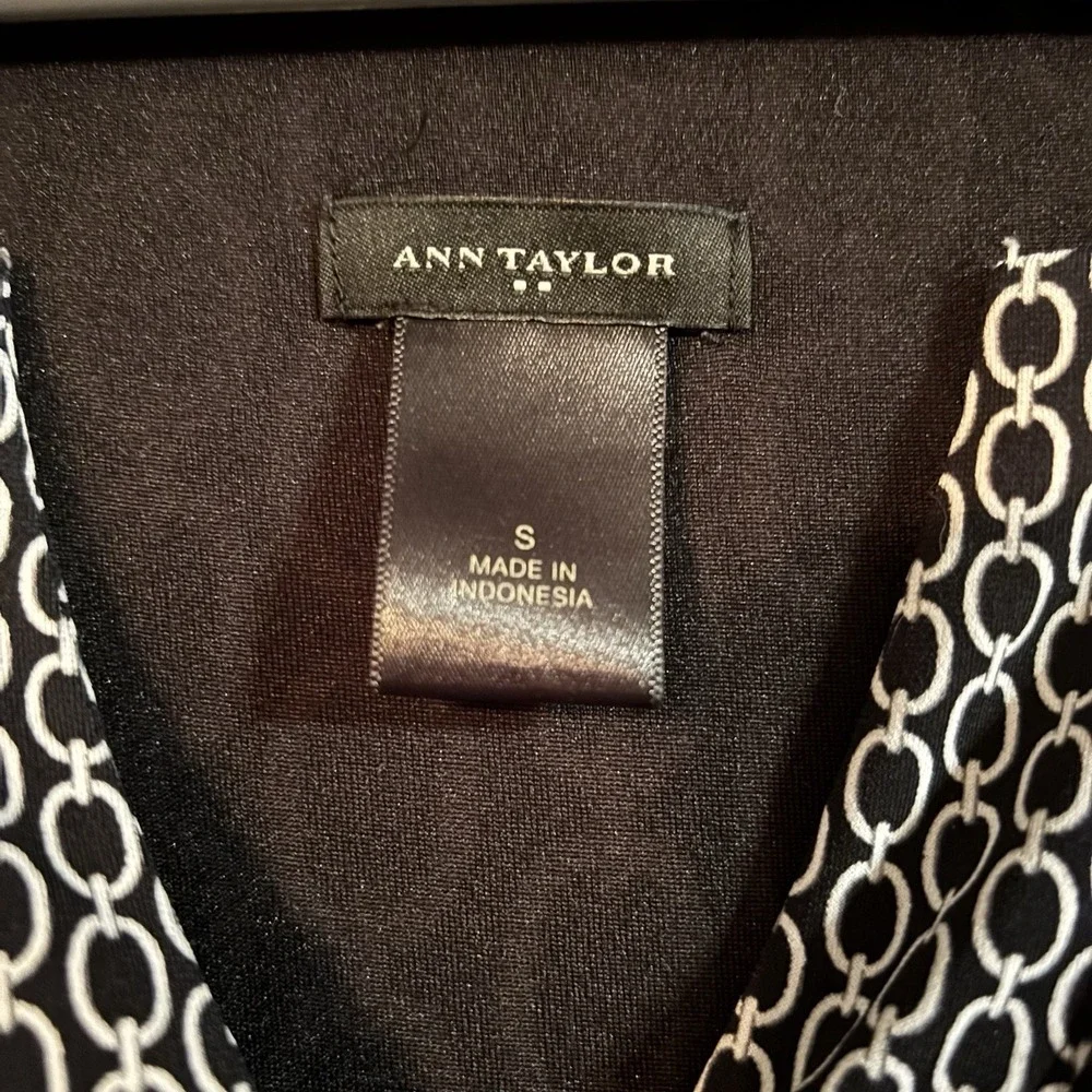 Ann Taylor Dress V Neck Jersey Style Lined Small A4‎